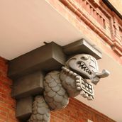 5. Великолепные кронштейны дома Перцевой.