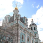 2. Великолепный барочный храм, построенный по проекту великого Д.В. Ухтомского