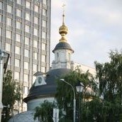 15. Окна-люкарны смотрят на четыре стороны.