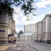 41. Особняк Понизовского со службами и оградой построил в 1903-1904 годах архитектор Л.Н. Кекушев