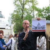 23. «Играй же на разрыв аорты с кошачьей головой во рту» (О.Э. Мандельштам). Кстати, напротив монастыря жил брат поэта – Александр Мандельштам, у которого тот гостил