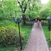 29. Аллеи, фонари, стилизованные под дореволюционные