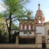 44. Колокольня на углу трапезной – довольно необычно