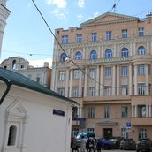 7. Кроме церквей в Черниговском переулке есть доходный дом И.Ф. Нейштадта начала XX века
