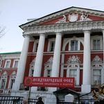 23. Колонный портик, фронтон, скульптура – все это появилось после пожара 1812 года