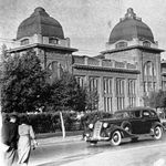 4. Двухэтажный троллейбус ЯТБ-3 на Ленинградском шоссе. Фотография 1937 года