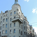 3. Купол над угловой башенкой, напоминающий перевернутую рюмку, – символ борьбы с пьянством!