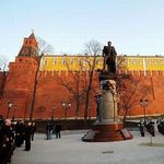 2. Открытие памятника мператору Александру I в Александровском саду. Современная фотография