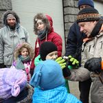 32. Чтобы рассмотреть детали, можно использовать театральный бинокль