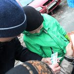 62. Это продавец бухарских халатов