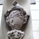 8. Ваза в нише