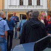 3. Группа подошла к дому, в котором родился П.В. Нащокин – близкий друг А.С. Пушкина 
