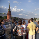 С Большого Каменного моста до сих пор можно увидеть место, где Неглинка впадает в Москву-реку