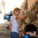 14. Грот «Руины» – счастливое место в Москве. Нужно найти монетку в щелях грота – и Ваше желание исполнится