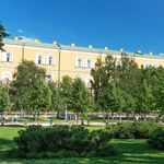 18. Александровский сад уже не так густ, как раньше