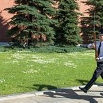 19. А вот и смена почетного караула