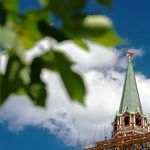 4. А Вы знали, что звезды Кремля выполняют функцию флюгера и крутятся от ветра!