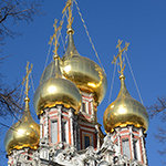 4. Главы Воскресенской церкви. Обратите внимание – окна в боковых барабанах нарисованные