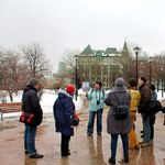 1. Экскурсовод Татьяна Воронцова рассказывает об уничтоженной Сухаревой башне
