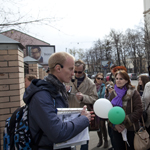Возле пристройки к зданию МГТС на Большой Ордынке. Этот дом украшен мозаиками с разрушенными в Замоскворечье церквями