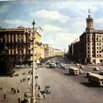 12. А вот почему – до 1958 года на угловой башенке стояла скульптура «балерины» (фотография 1957 года)