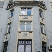 12. Лепнина, украшающая эркеры
