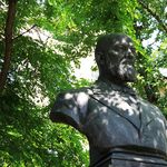 11. Бюст работы скульптора Г. И. Мотовилова