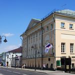 17. Именно сюда мог привести Елесю Тигрий Львович Лютов из пьесы «Не было ни гроша, да вдруг алтын»