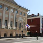 19. Рядом с полицейским домом – красное здание, построенное для полицейских нужд, в частности, для тюрьмы
