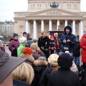 1. Экскурсовод Денис Дроздов рассказывает, как появилась в Москве улица Петровка