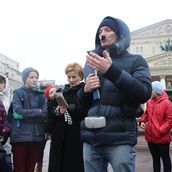 2. На фоне Большого театра