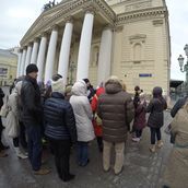 5. В начале Петровки два символа Москвы – Большой театр и ЦУМ