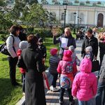 7. Денис рассказывает о пяти причинах, по которым нужно посещать его детские экскурсии =)